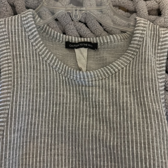 Striped pull string ruched cropped tank top - Picture 2 of 3